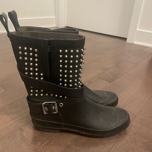 Selling Burberry rubber rain boots!